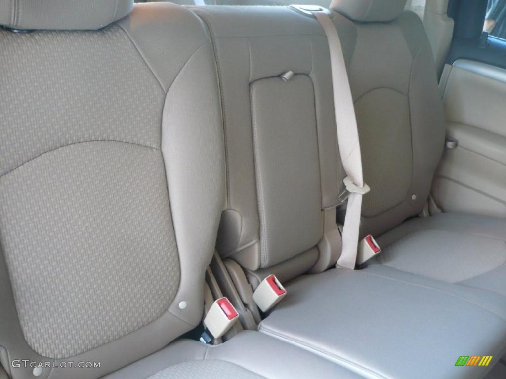 2010 Outlook XE AWD - Red Jewel / Tan photo #15