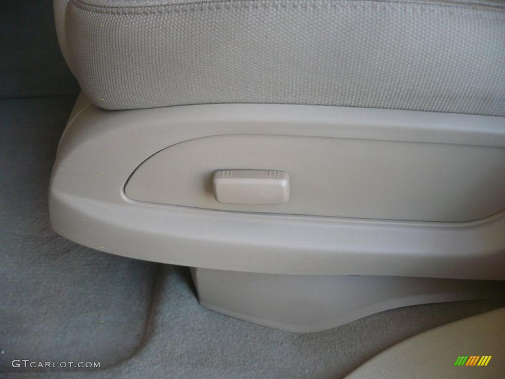 2010 Outlook XE AWD - Red Jewel / Tan photo #21