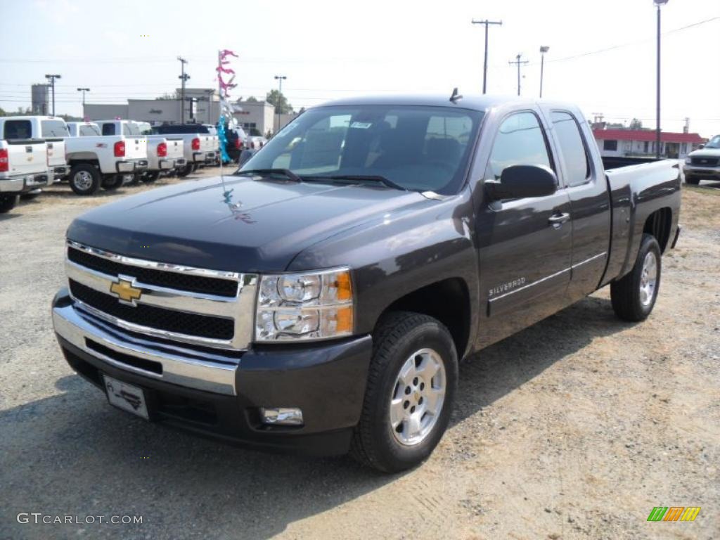 Taupe Gray Metallic Chevrolet Silverado 1500