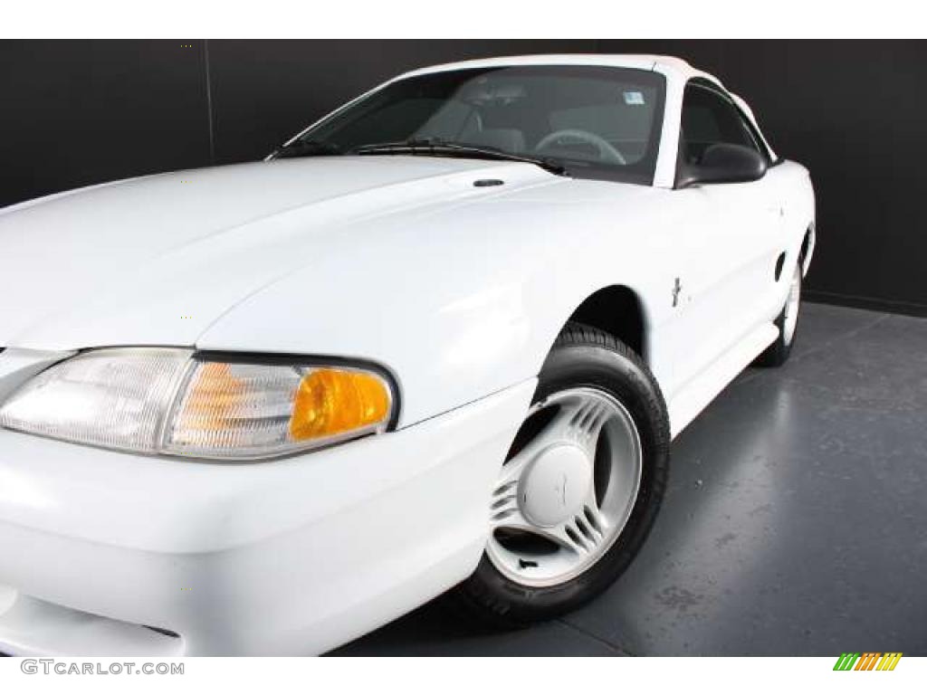 1994 Mustang V6 Convertible - Crystal White / Grey photo #24