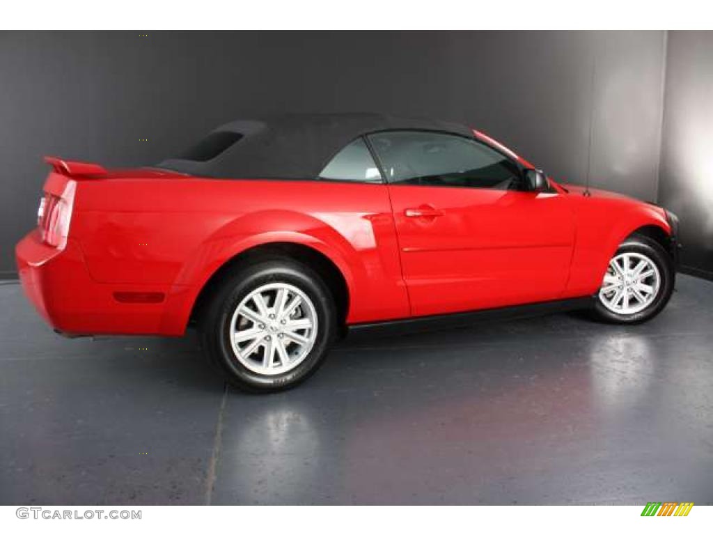2007 Mustang V6 Deluxe Convertible - Torch Red / Charcoal photo #6