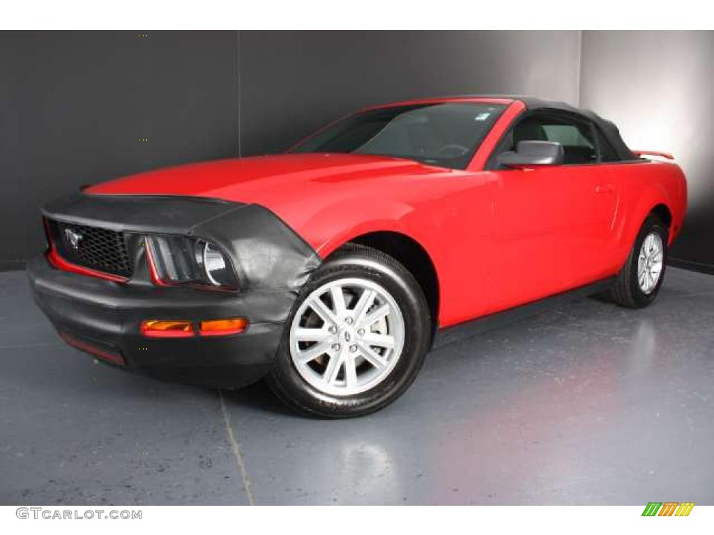 2007 Mustang V6 Deluxe Convertible - Torch Red / Charcoal photo #21