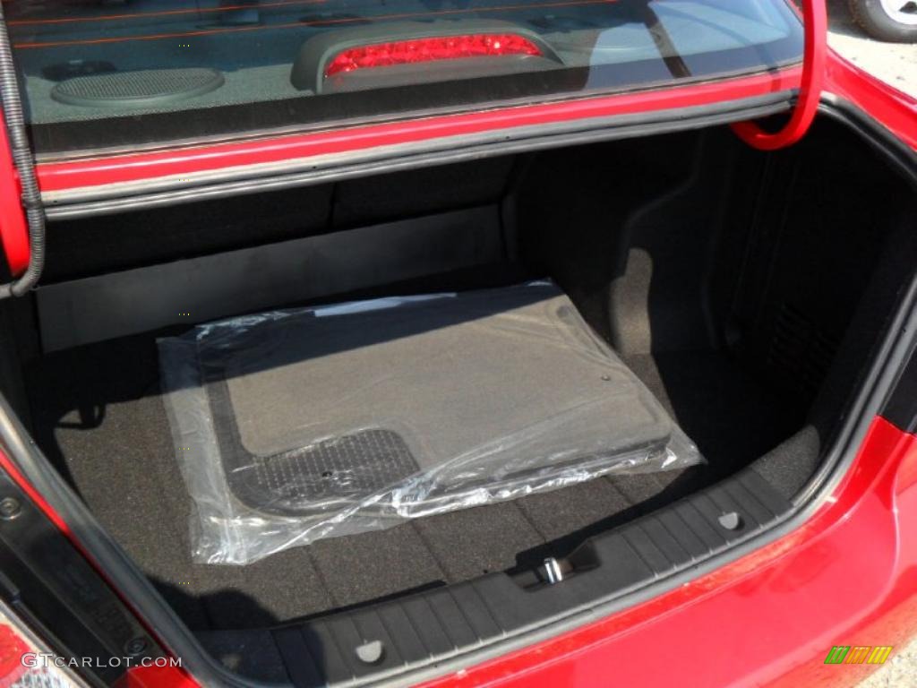 2010 Aveo LT Sedan - Sport Red / Charcoal photo #17