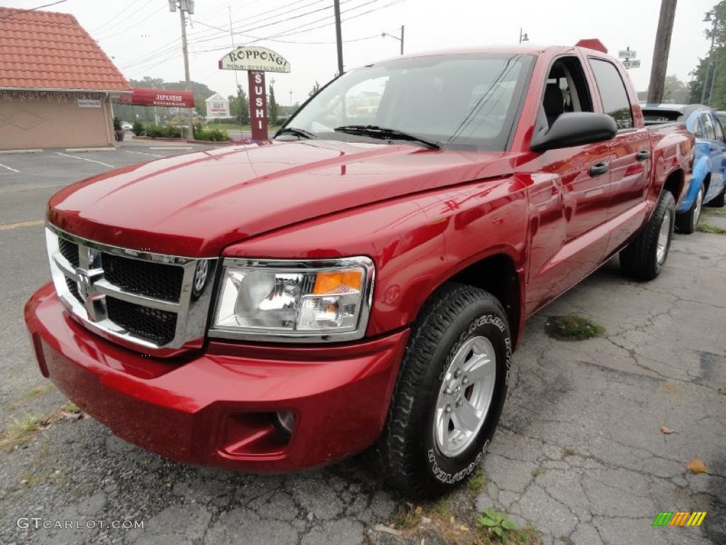 2008 Dakota SLT Crew Cab 4x4 - Inferno Red Crystal Pearl / Dark Slate Gray/Medium Slate Gray photo #1