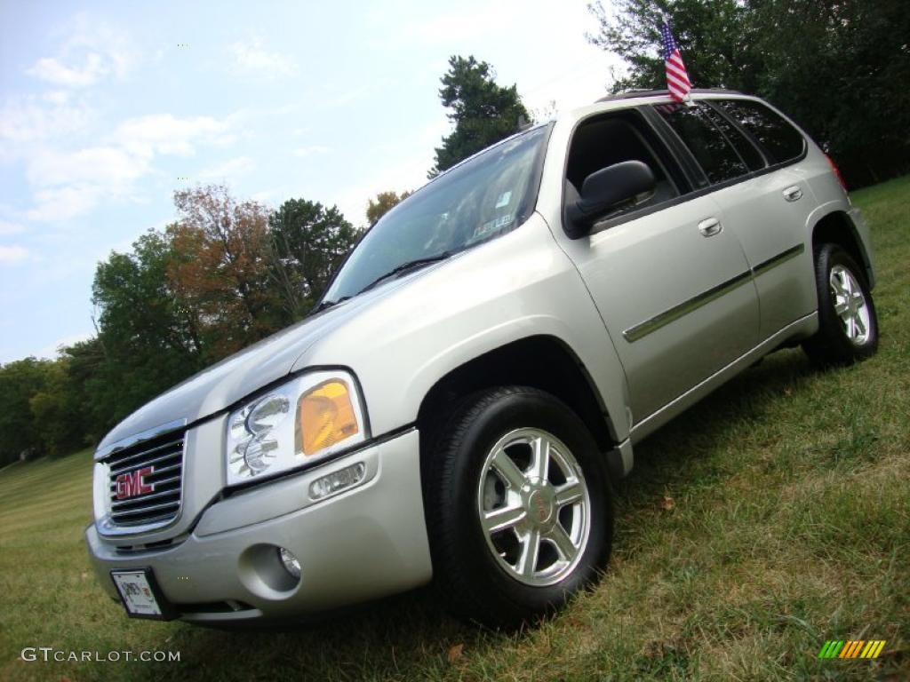 2007 Envoy SLT 4x4 - Liquid Silver Metallic / Light Gray photo #1