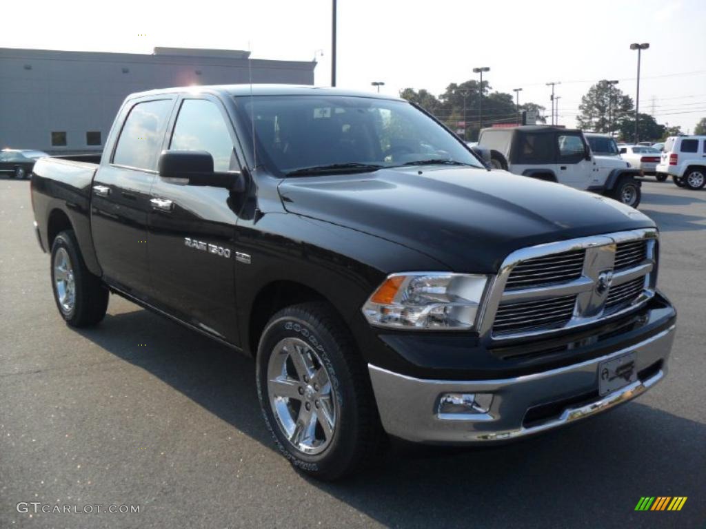 2011 Ram 1500 Big Horn Crew Cab 4x4 - Brilliant Black Crystal Pearl / Dark Slate Gray/Medium Graystone photo #5