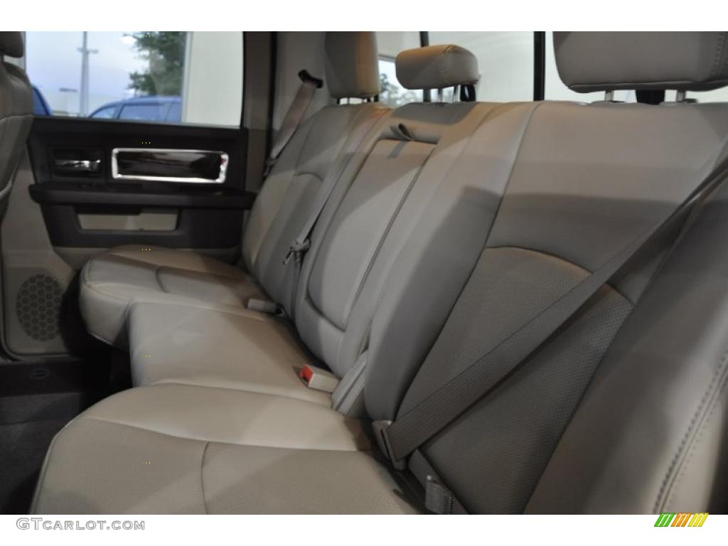 2011 Ram 1500 Laramie Crew Cab - Rugged Brown Pearl / Light Pebble Beige/Bark Brown photo #20