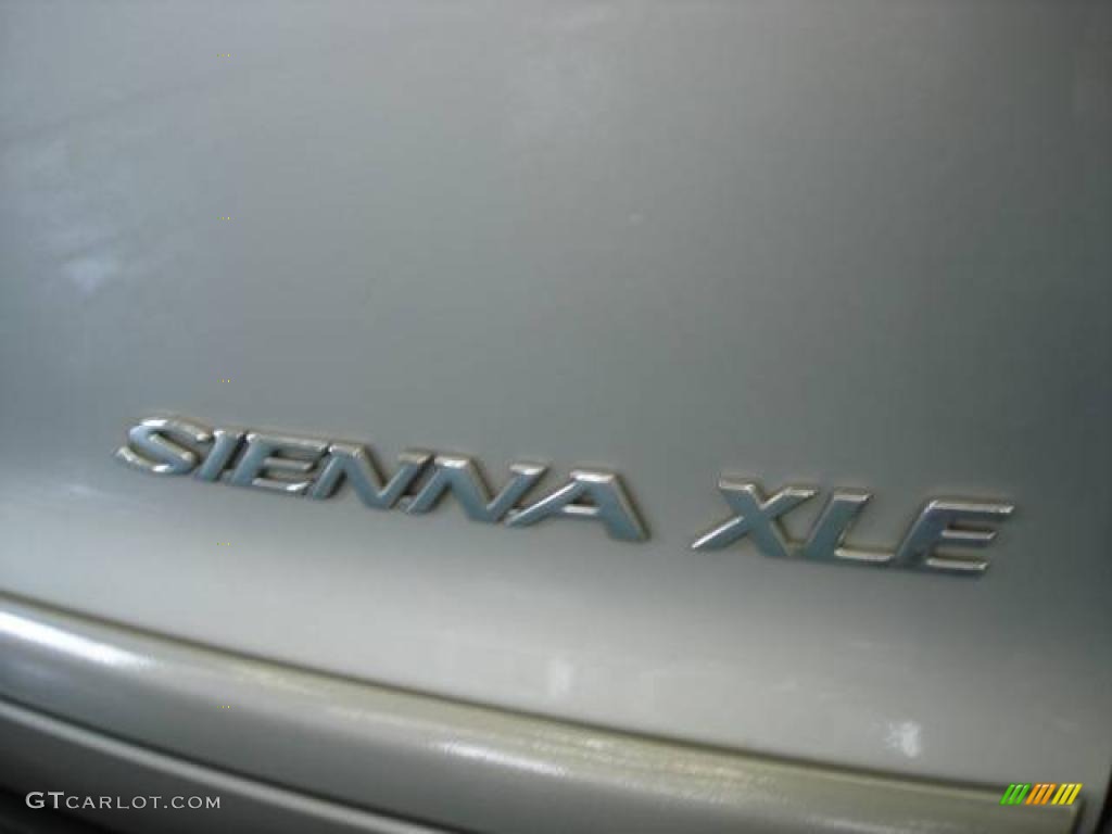 2002 Sienna XLE - Silver Shadow Pearl / Gray photo #36