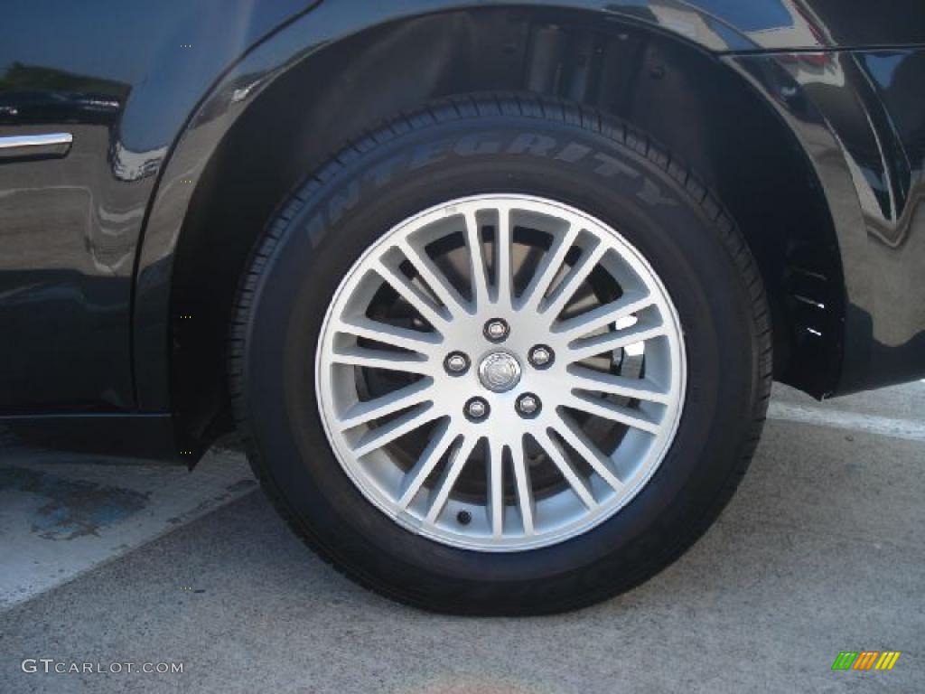2010 300 Touring - Brilliant Black Crystal Pearl / Dark Slate Gray photo #26