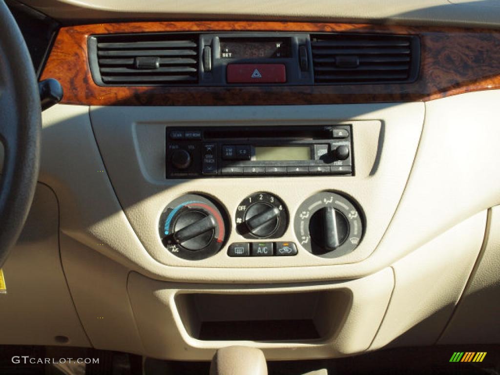 2003 Lancer ES - Coronado Sand Metallic / Tan photo #12