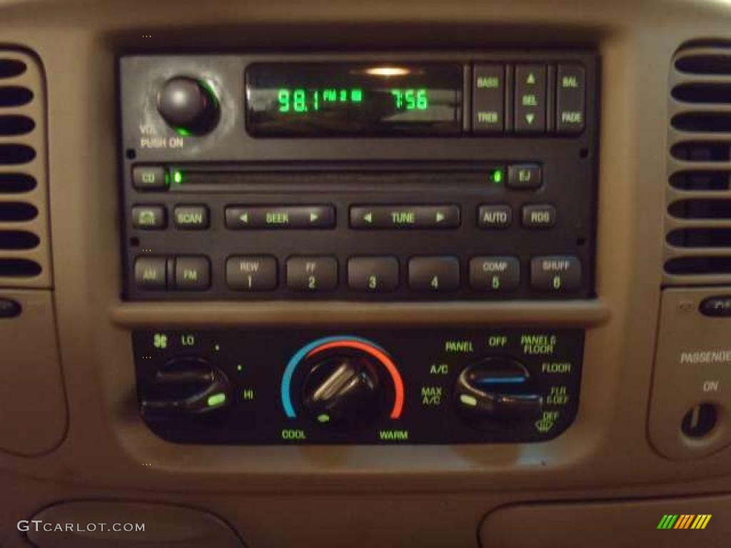 2000 F150 XL Regular Cab - Amazon Green Metallic / Medium Parchment photo #15