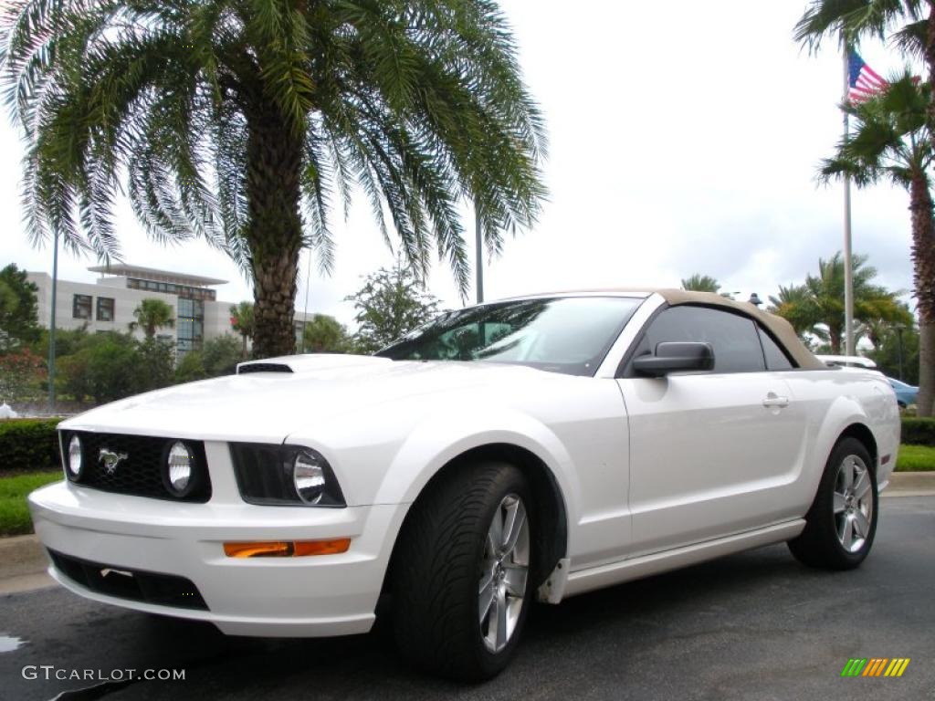 2007 Mustang GT Premium Convertible - Performance White / Medium Parchment photo #2