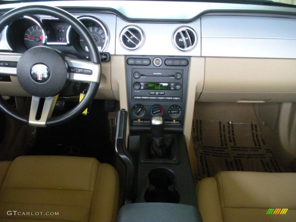 2007 Mustang GT Premium Convertible - Performance White / Medium Parchment photo #21