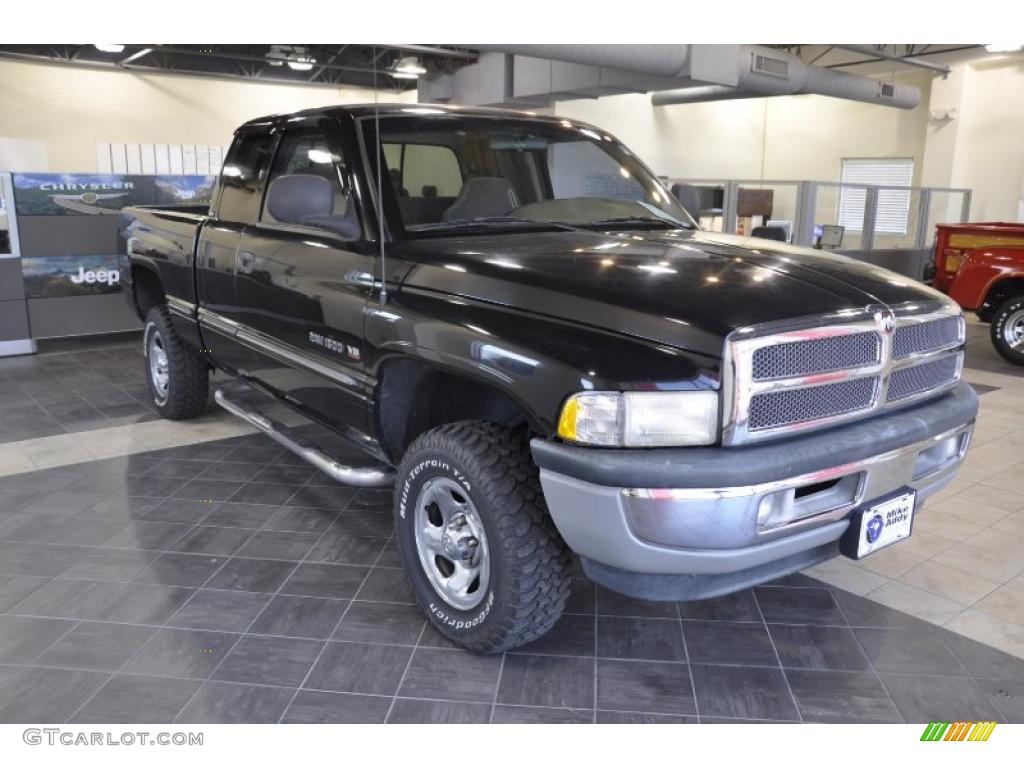 1998 Ram 1500 Laramie SLT Extended Cab 4x4 - Black / Beige photo #4