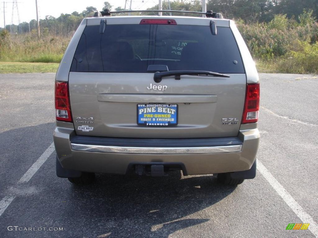 2006 Grand Cherokee Limited 4x4 - Light Khaki Metallic / Dark Khaki/Light Graystone photo #5