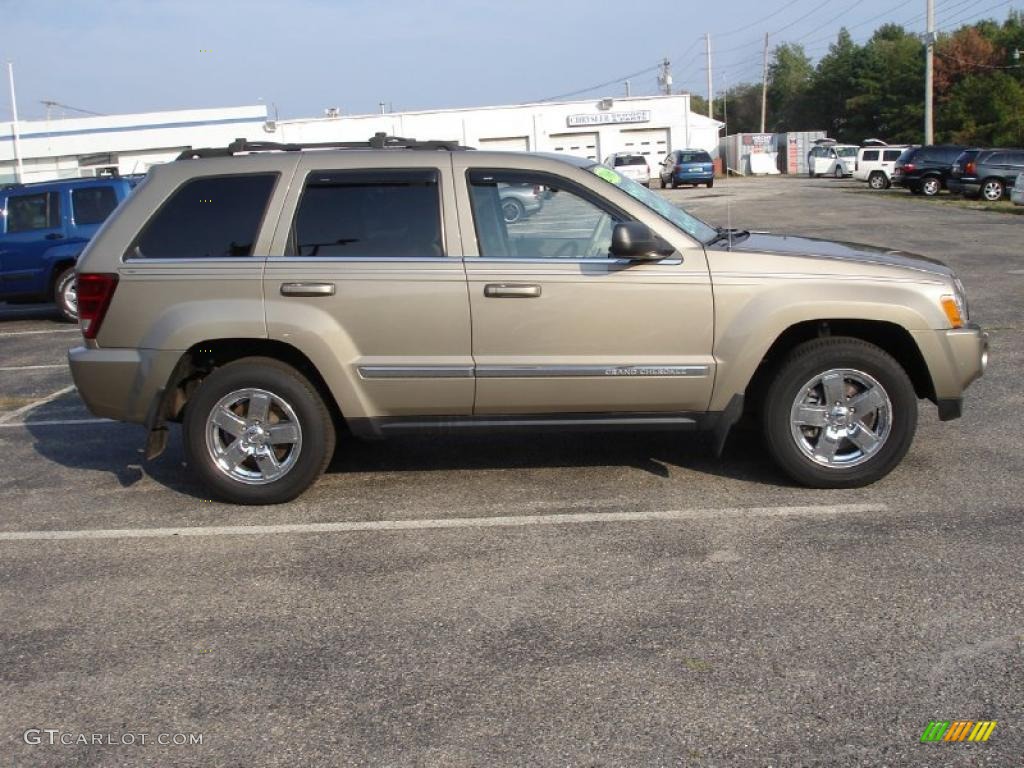 2006 Grand Cherokee Limited 4x4 - Light Khaki Metallic / Dark Khaki/Light Graystone photo #7