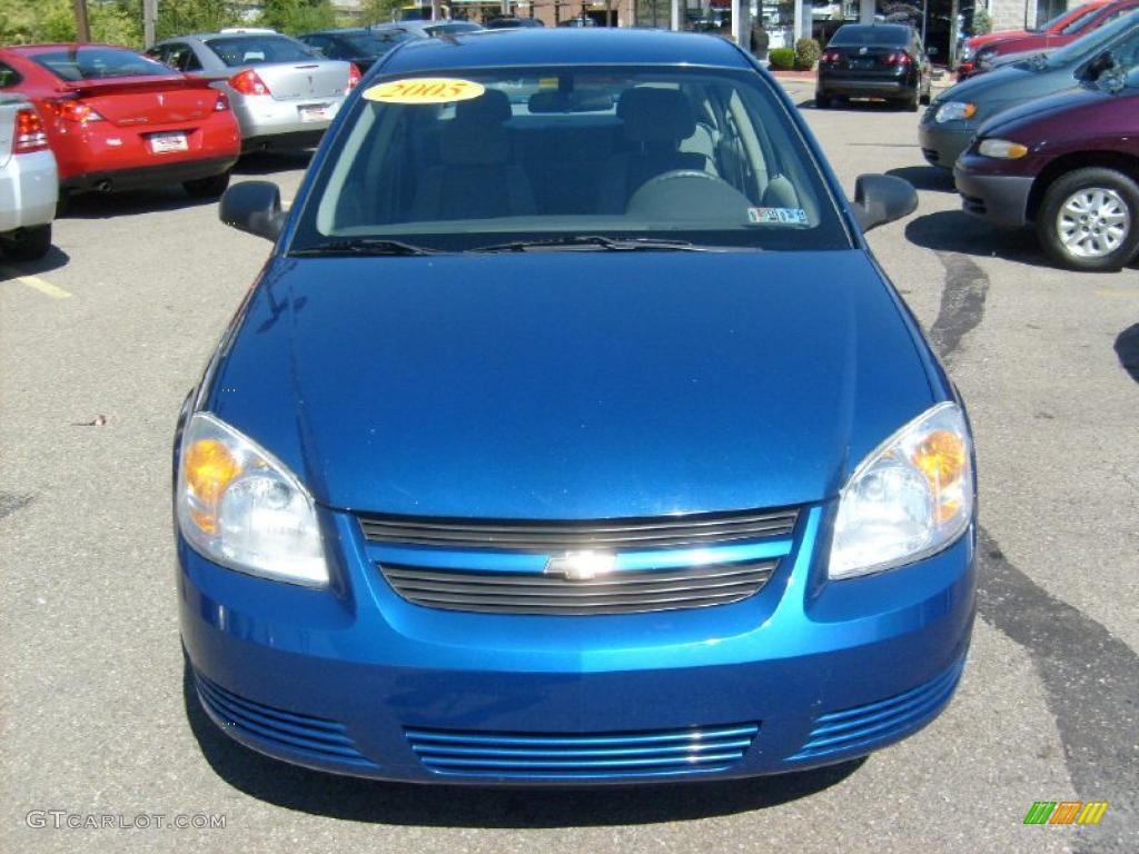 2005 Cobalt Sedan - Arrival Blue Metallic / Gray photo #8