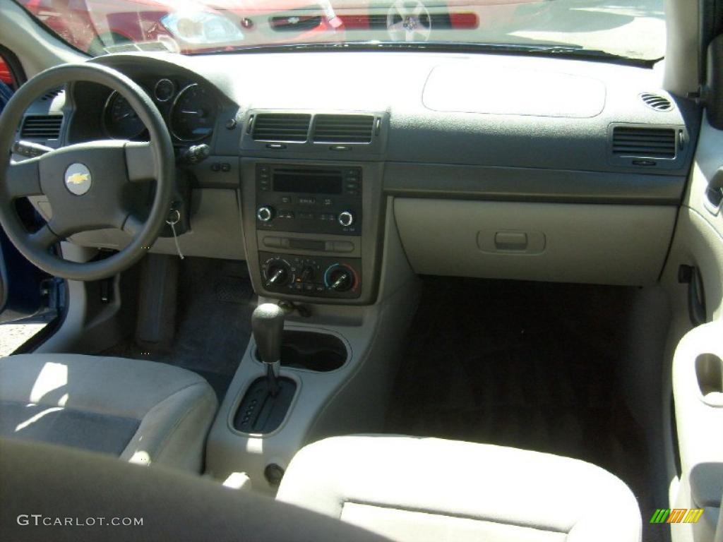 2005 Cobalt Sedan - Arrival Blue Metallic / Gray photo #18