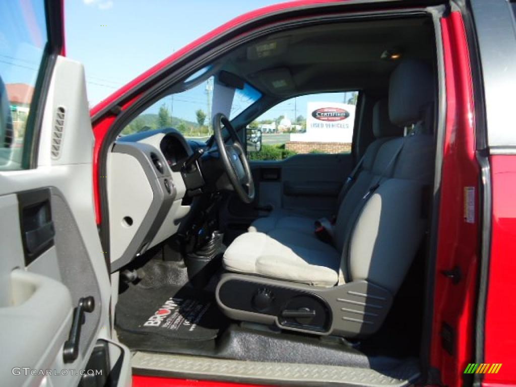 2005 F150 XL SuperCab - Bright Red / Medium Flint Grey photo #6