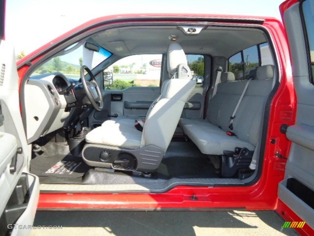 2005 F150 XL SuperCab - Bright Red / Medium Flint Grey photo #8