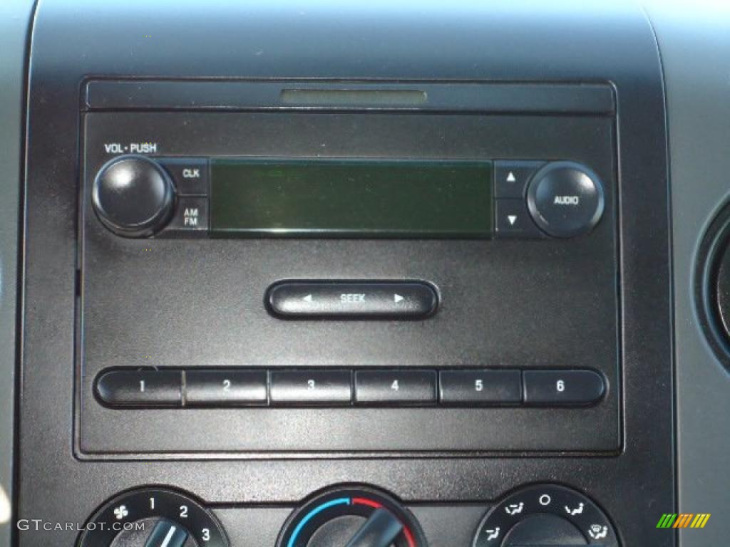 2005 F150 XL SuperCab - Bright Red / Medium Flint Grey photo #10