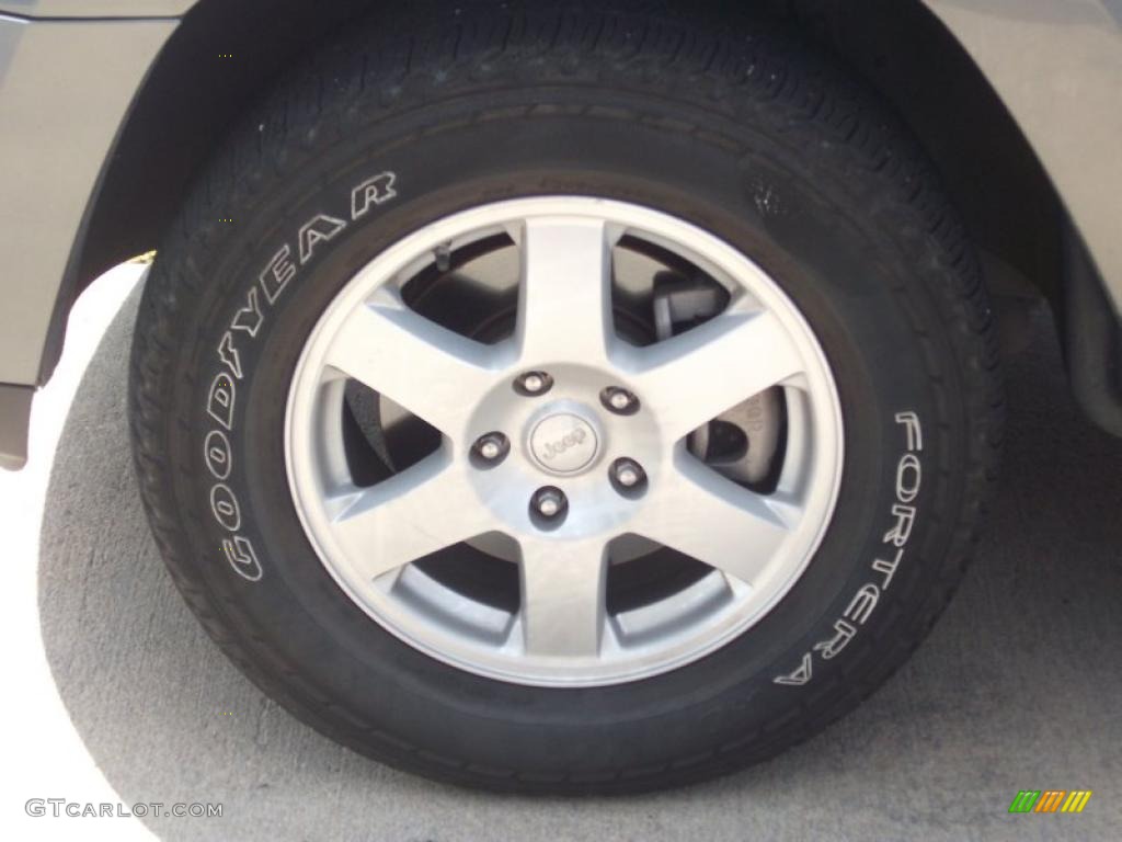 2008 Grand Cherokee Laredo - Mineral Gray Metallic / Dark Slate Gray photo #4