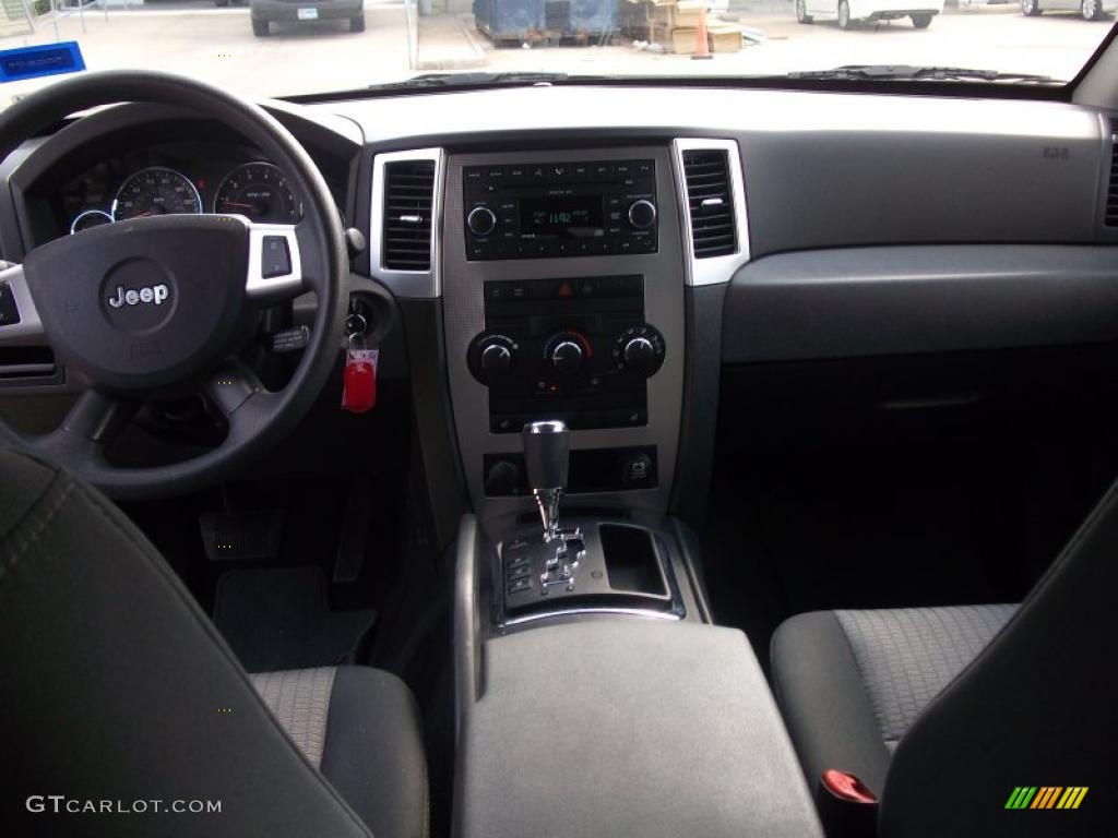 2008 Grand Cherokee Laredo - Mineral Gray Metallic / Dark Slate Gray photo #9