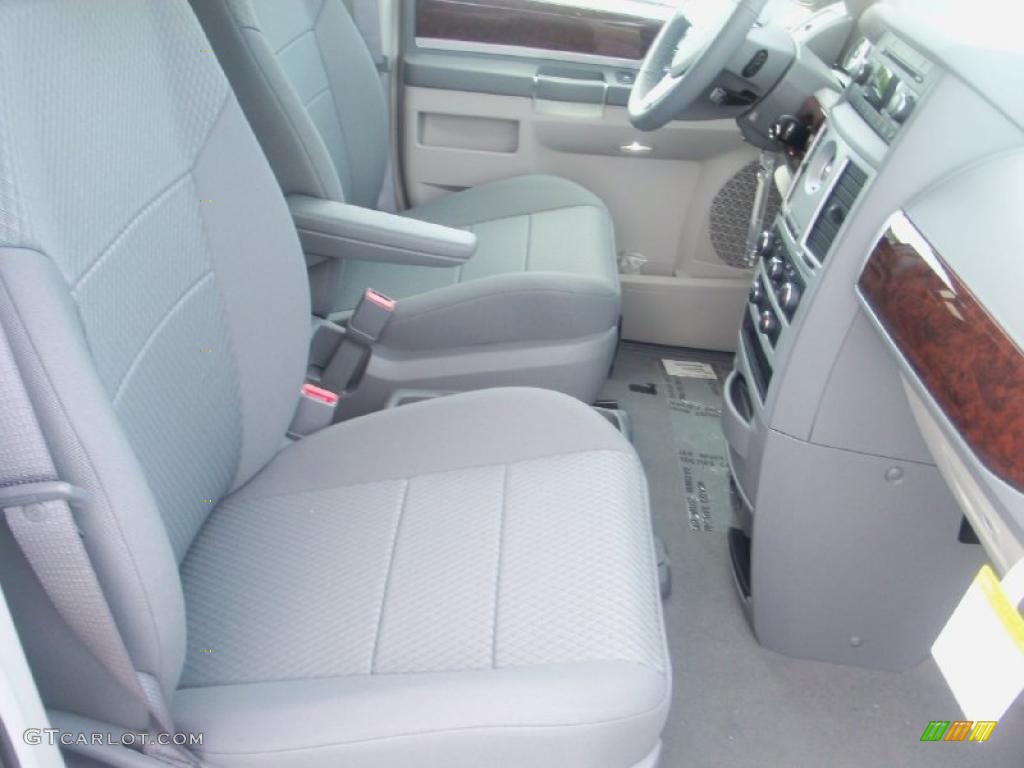 2010 Town & Country Touring - Clearwater Blue Pearl / Medium Slate Gray/Light Shale photo #26