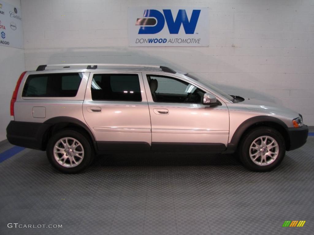 2007 XC70 AWD Cross Country - Silver Metallic / Taupe photo #6