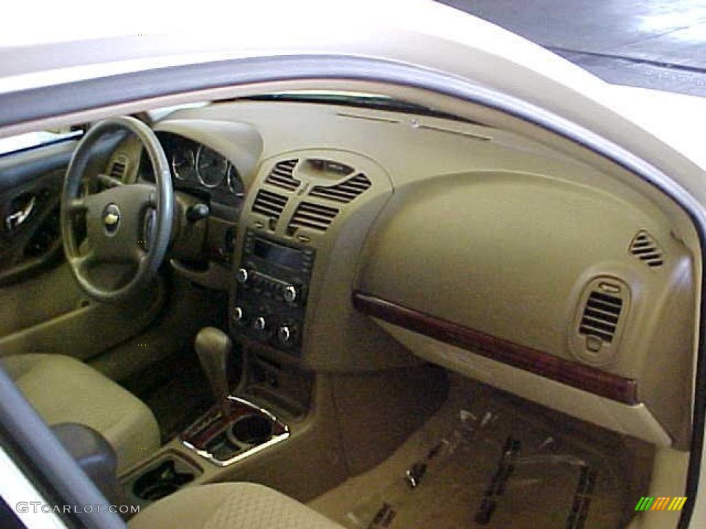 2007 Malibu LT V6 Sedan - White / Titanium Gray photo #8