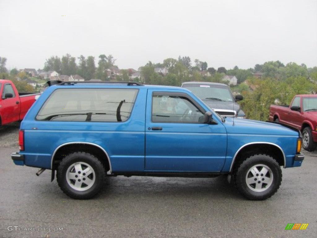 1991 S10 Blazer Tahoe 4x4 - Bright Blue Metallic / Blue photo #2