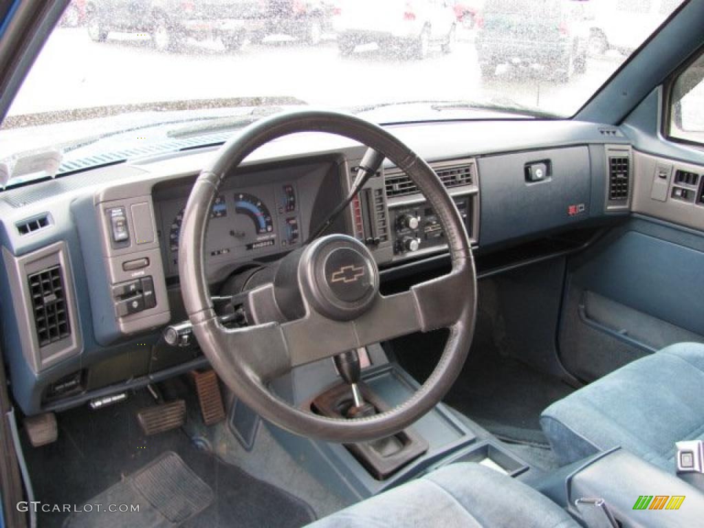1991 Bright Blue Metallic Chevrolet S10 Blazer Tahoe 4x4