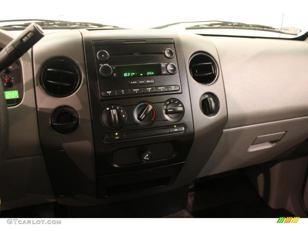 2006 F150 STX SuperCab - Silver Metallic / Medium Flint photo #12
