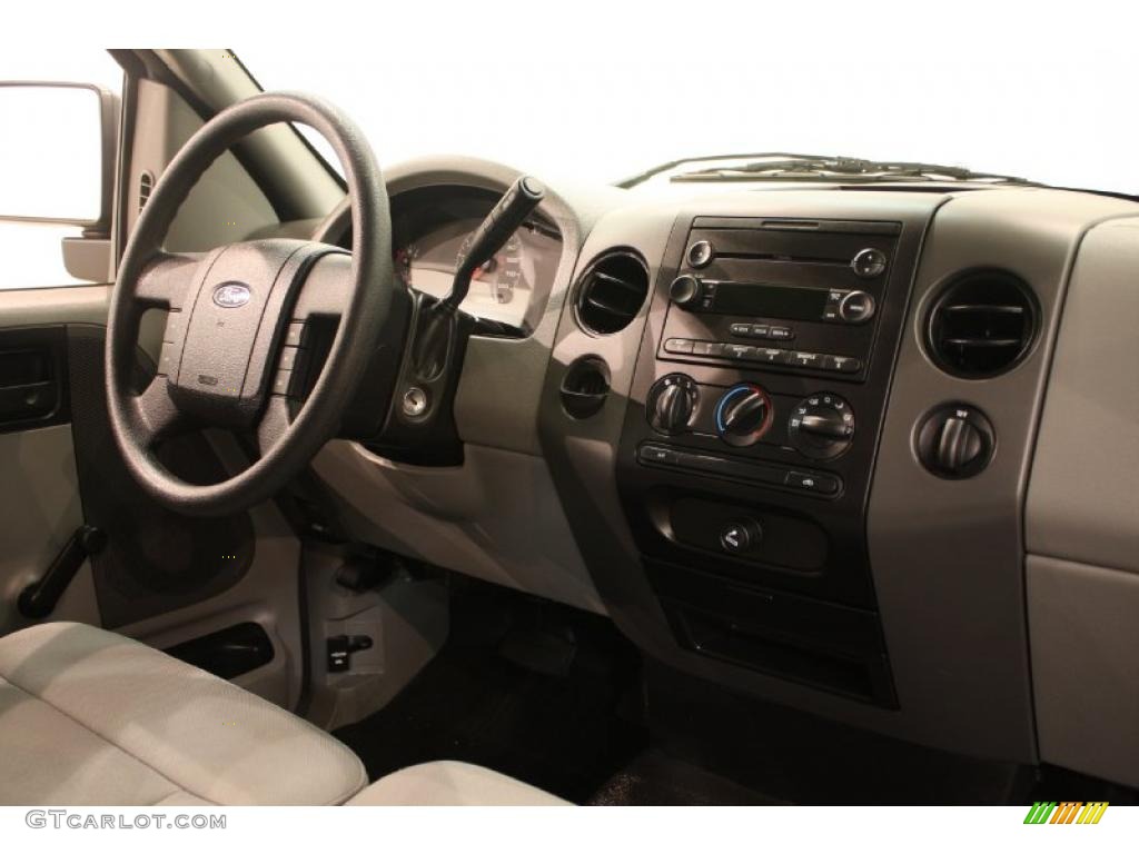 2006 F150 STX SuperCab - Silver Metallic / Medium Flint photo #13