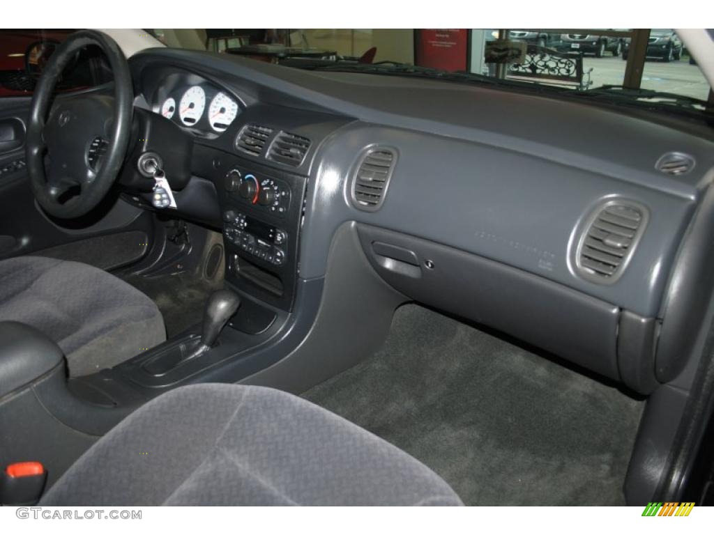 2001 Intrepid SE - Black / Dark Slate Gray photo #13