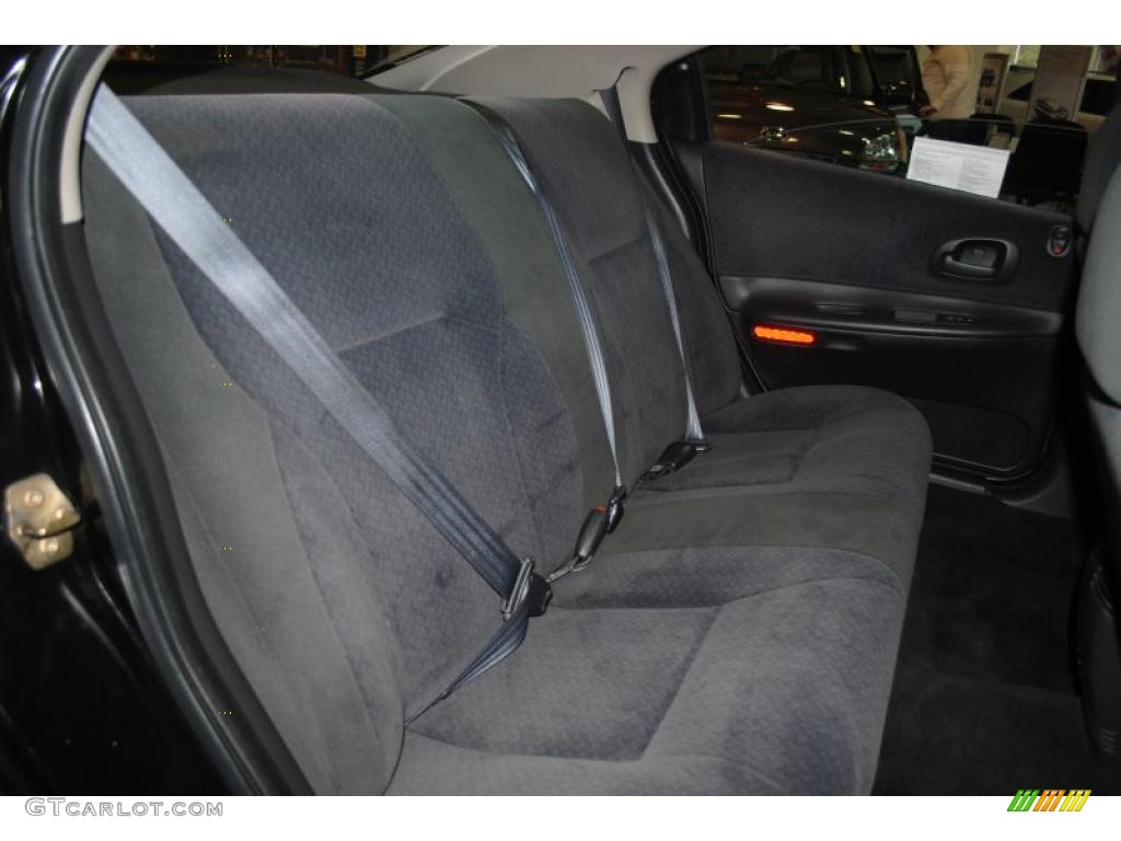 2001 Intrepid SE - Black / Dark Slate Gray photo #17