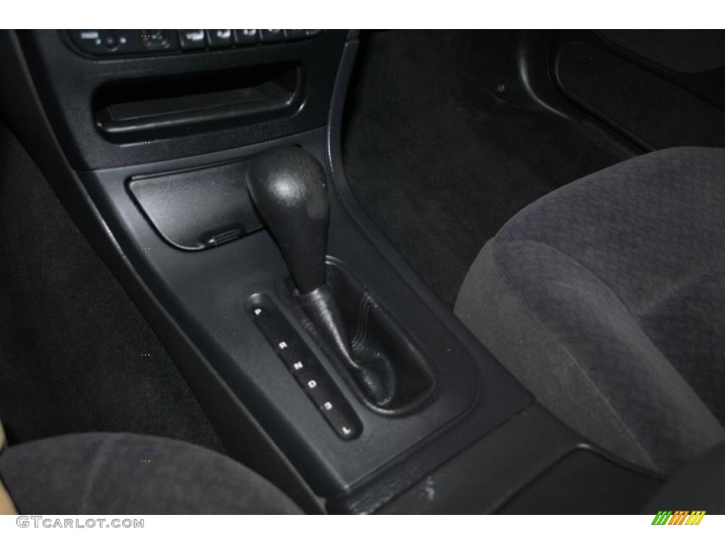 2001 Intrepid SE - Black / Dark Slate Gray photo #37
