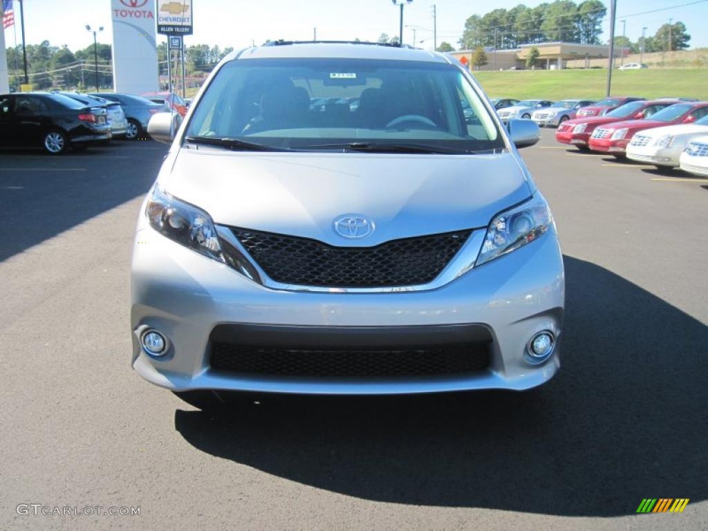 2011 Sienna SE - Silver Sky Metallic / Dark Charcoal photo #8