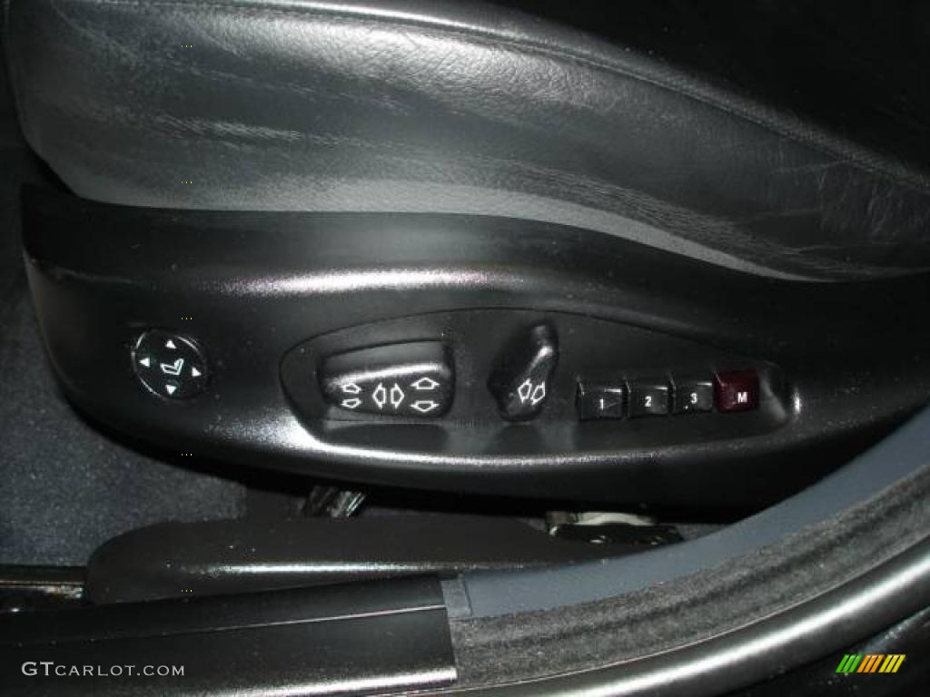2003 3 Series 330xi Sedan - Black Sapphire Metallic / Black photo #17