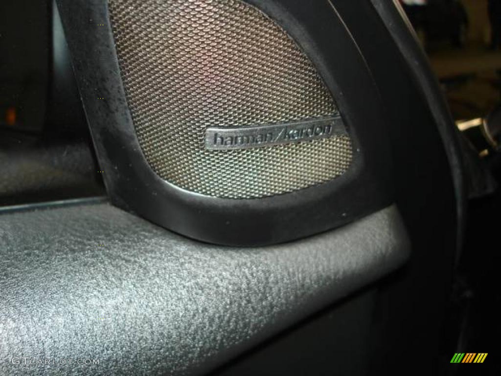 2003 3 Series 330xi Sedan - Black Sapphire Metallic / Black photo #44