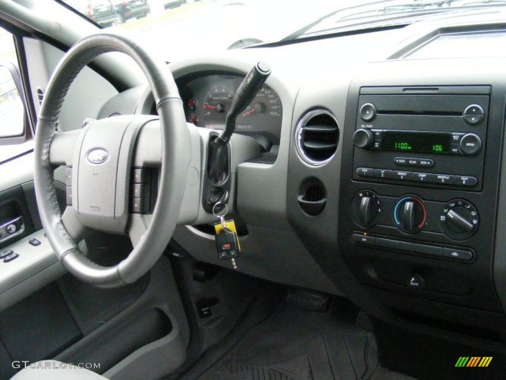 2006 F150 XLT Regular Cab - Dark Toreador Red Metallic / Medium/Dark Flint photo #14