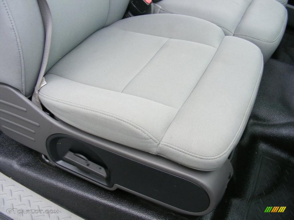 2005 F150 STX SuperCab - Silver Metallic / Medium Flint Grey photo #14