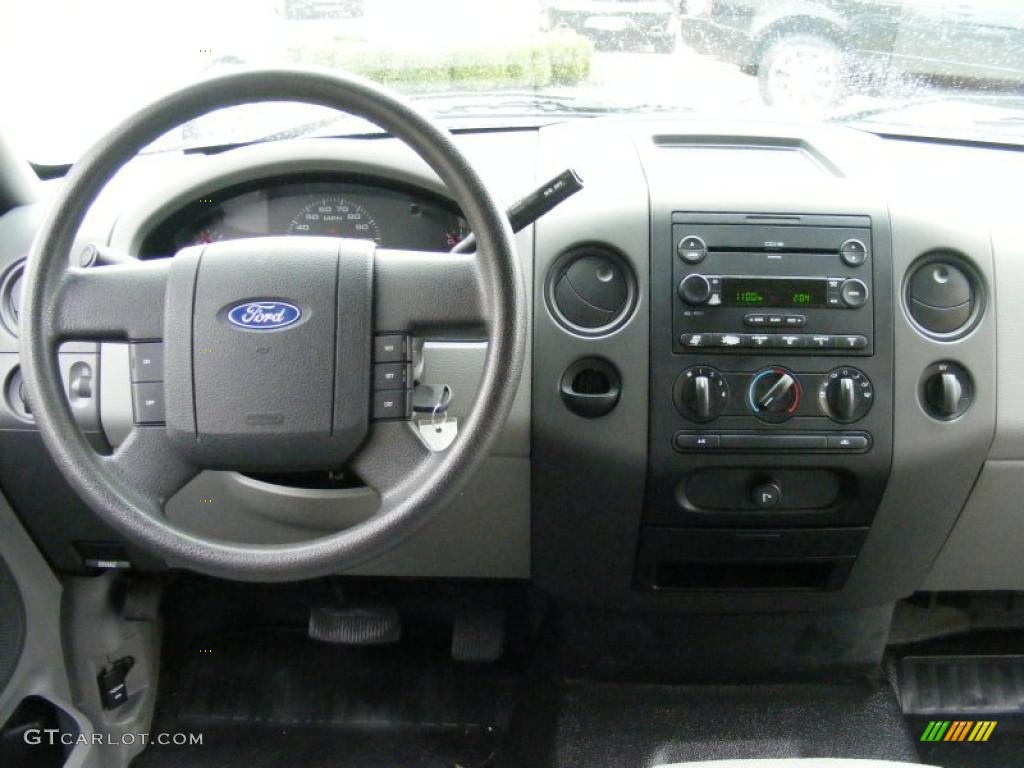 2005 F150 STX SuperCab - Silver Metallic / Medium Flint Grey photo #15