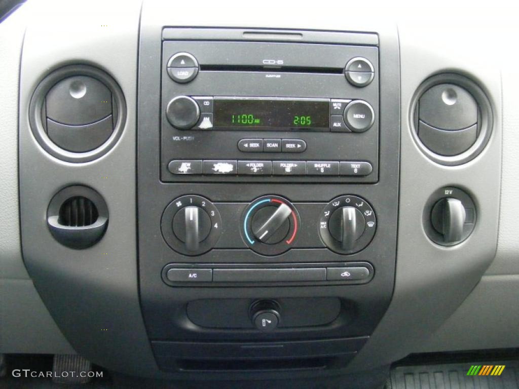 2005 F150 STX SuperCab - Silver Metallic / Medium Flint Grey photo #19