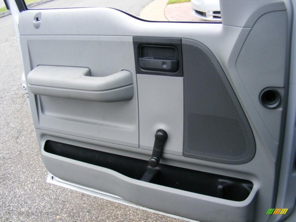 2005 F150 STX SuperCab - Silver Metallic / Medium Flint Grey photo #23