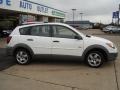 2003 Frost White Pontiac Vibe   photo #6