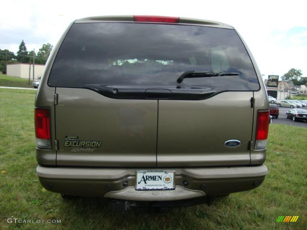 2004 Excursion Limited 4x4 - Pueblo Gold Metallic / Medium Parchment photo #8