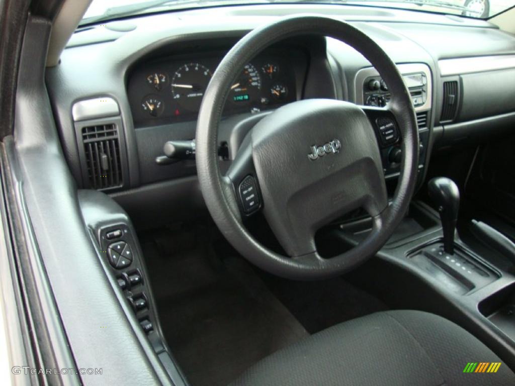 2003 Grand Cherokee Laredo - Bright Silver Metallic / Dark Slate Gray photo #12