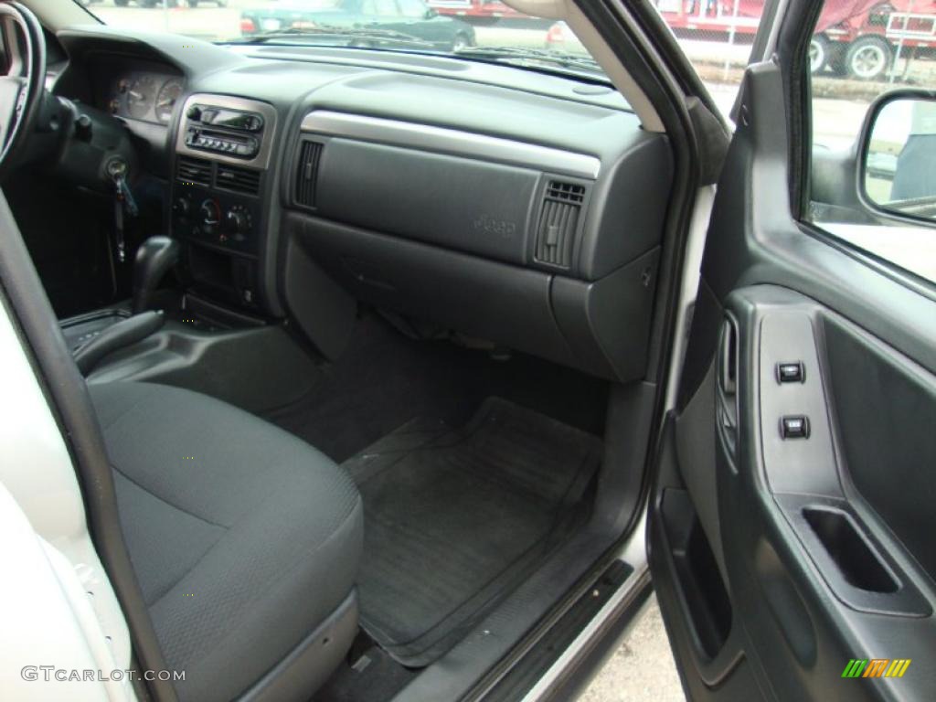 2003 Grand Cherokee Laredo - Bright Silver Metallic / Dark Slate Gray photo #19