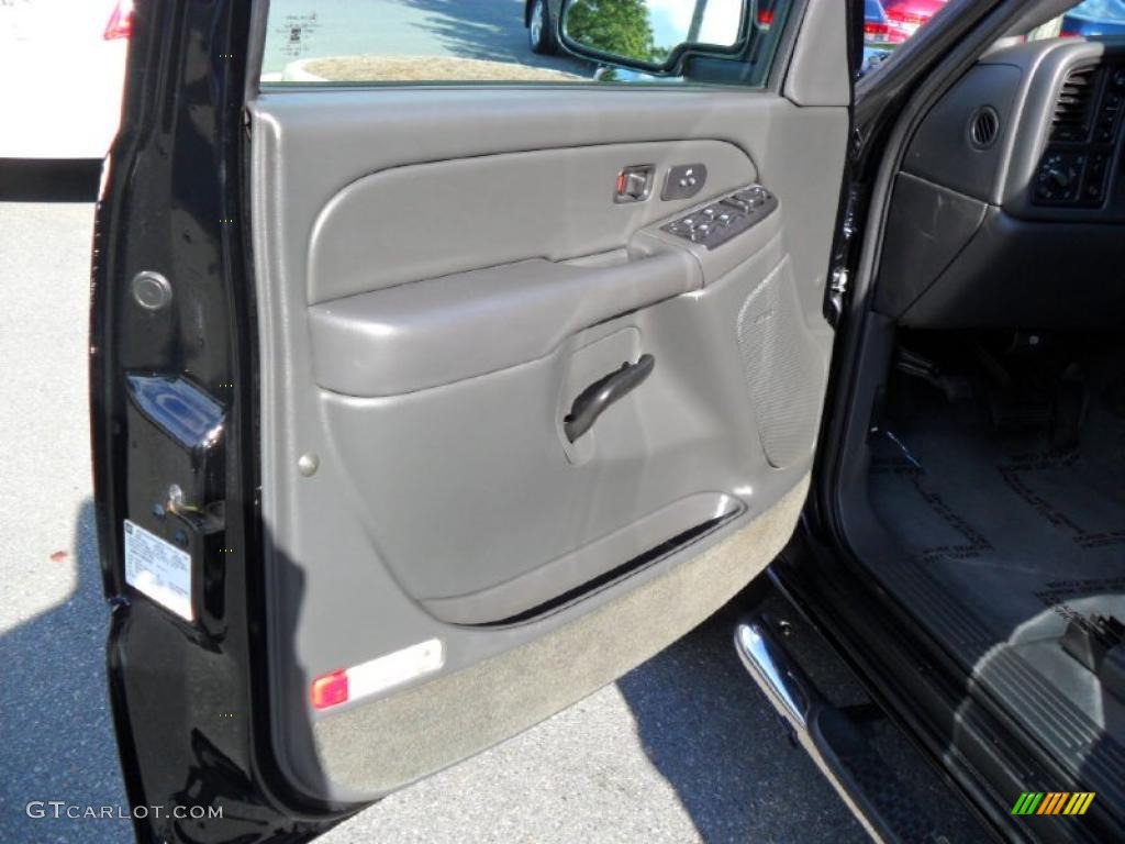 2004 Avalanche 1500 Z71 4x4 - Black / Dark Charcoal photo #9